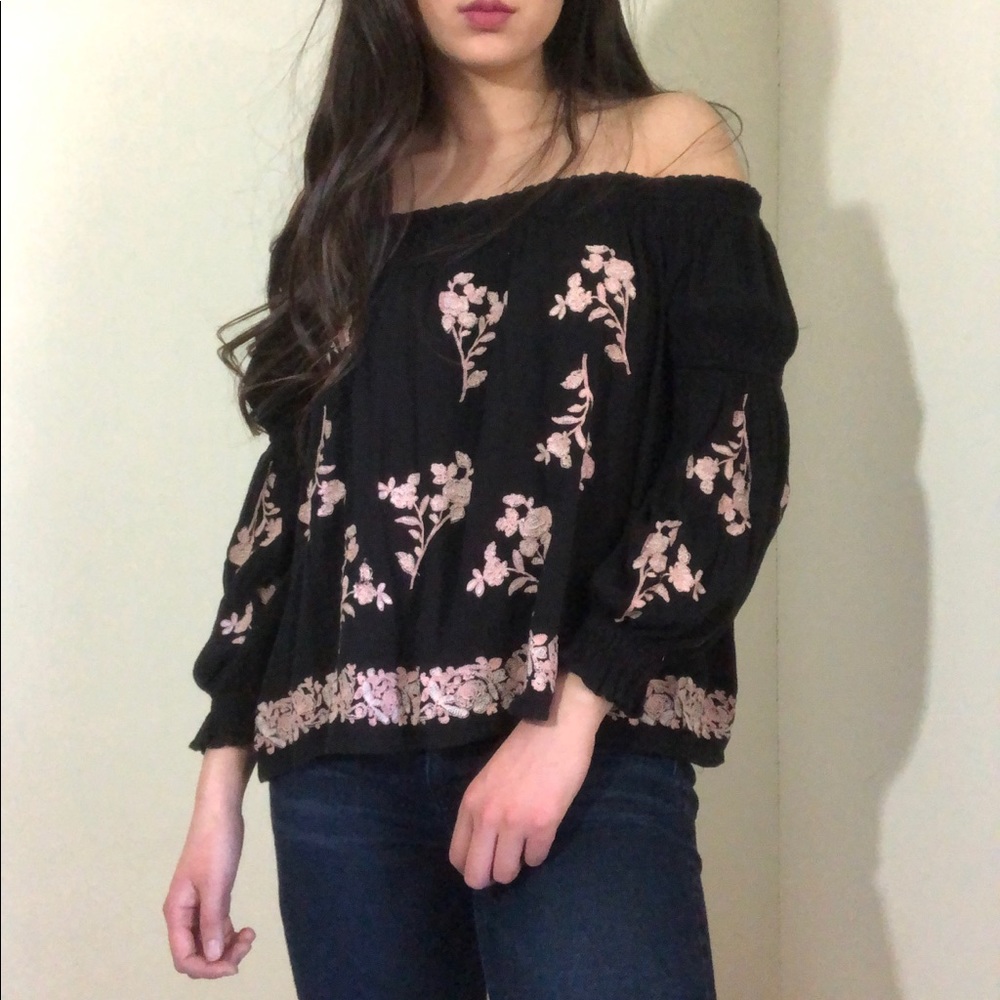 American Eagle black off shoulder with pink flower